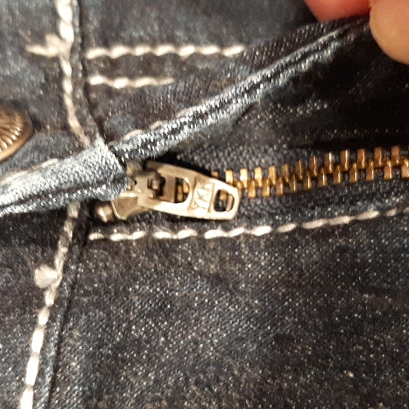 NWOT Women's Tru Luxe Embossed Jeans Size 31/33 12 - Picture 3 of 14